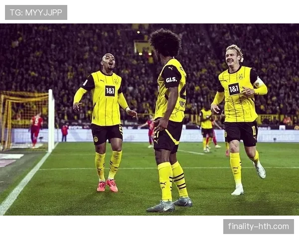 阿德耶米崭露头角,凭借出色表现跻身足坛新星行列 阿德耶米崭露头角,凭借出色表现跻身足坛新星行列