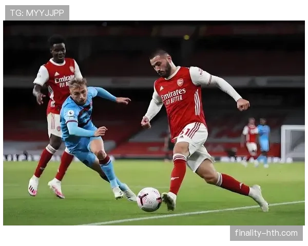 西汉姆联联赛杯强势晋级，展现争冠实力