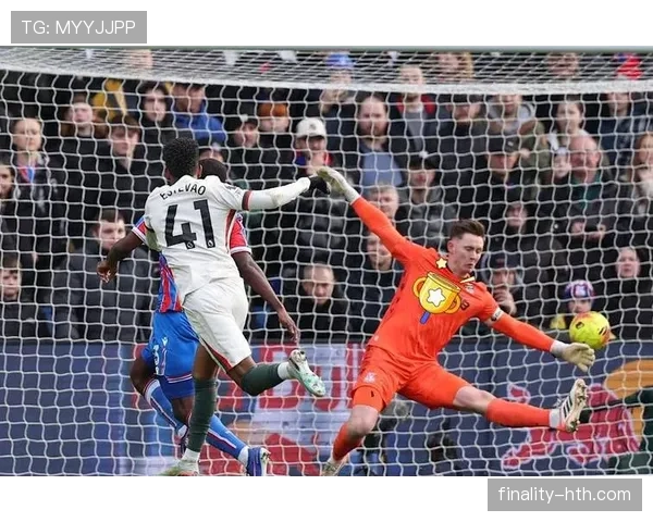 西汉姆联合边路进攻状态回暖,球队竞争力明显增强 西汉姆联合边路进攻状态回暖,球队竞争力明显增强